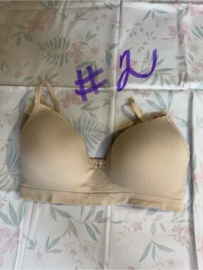 Victoria's Secret Beige Wired-Look Everyday Bra